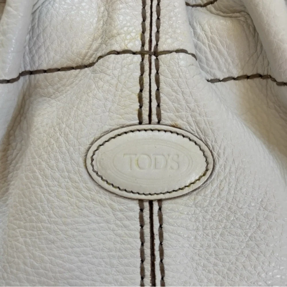 TOD'S Miky Easy Media Shoulder Handbag in White Pebbled Leather - Picture 5 of 14